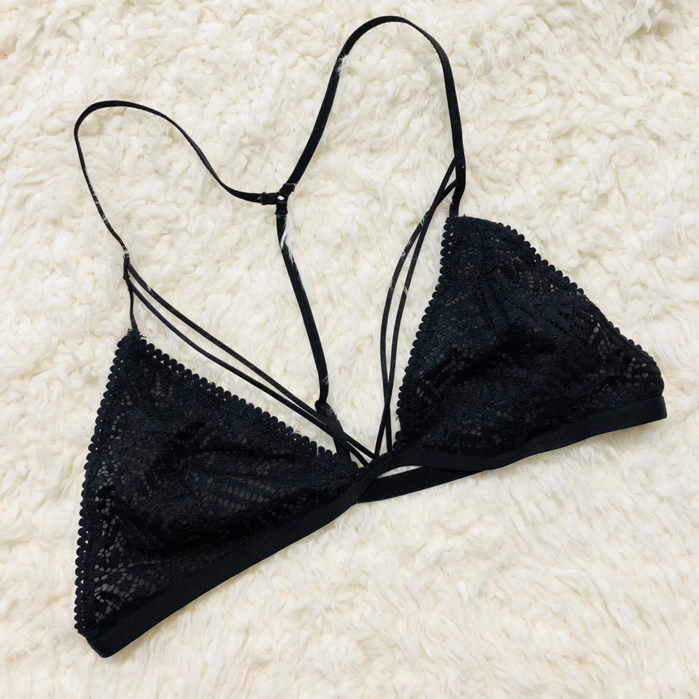 •Free People• Black Lace Front Strap Bralette